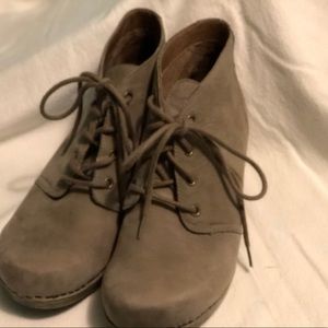 Dansko Meena bootie. Size 38 taupe color.